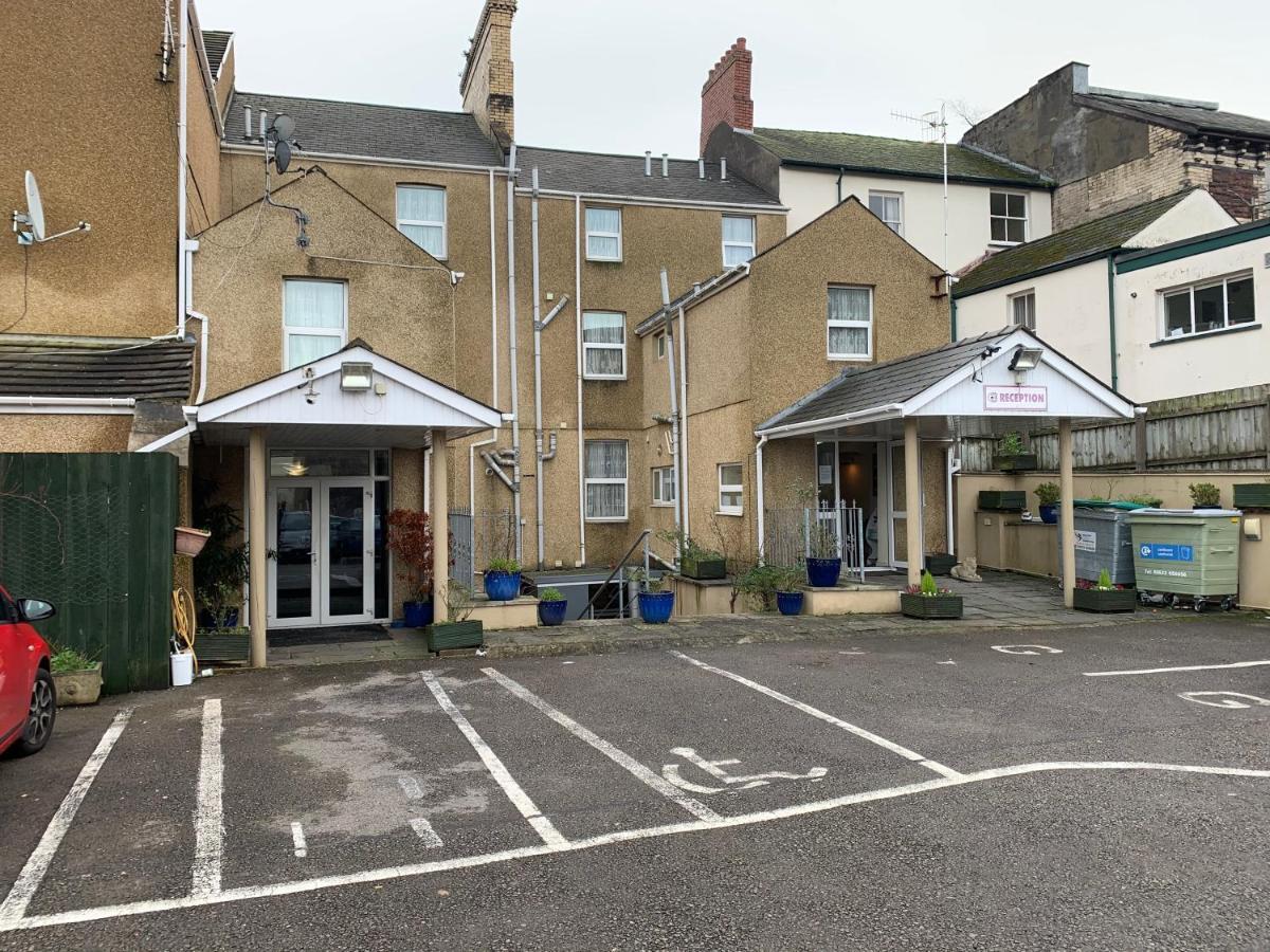 The Sleep Station Newport Hotel Exterior foto